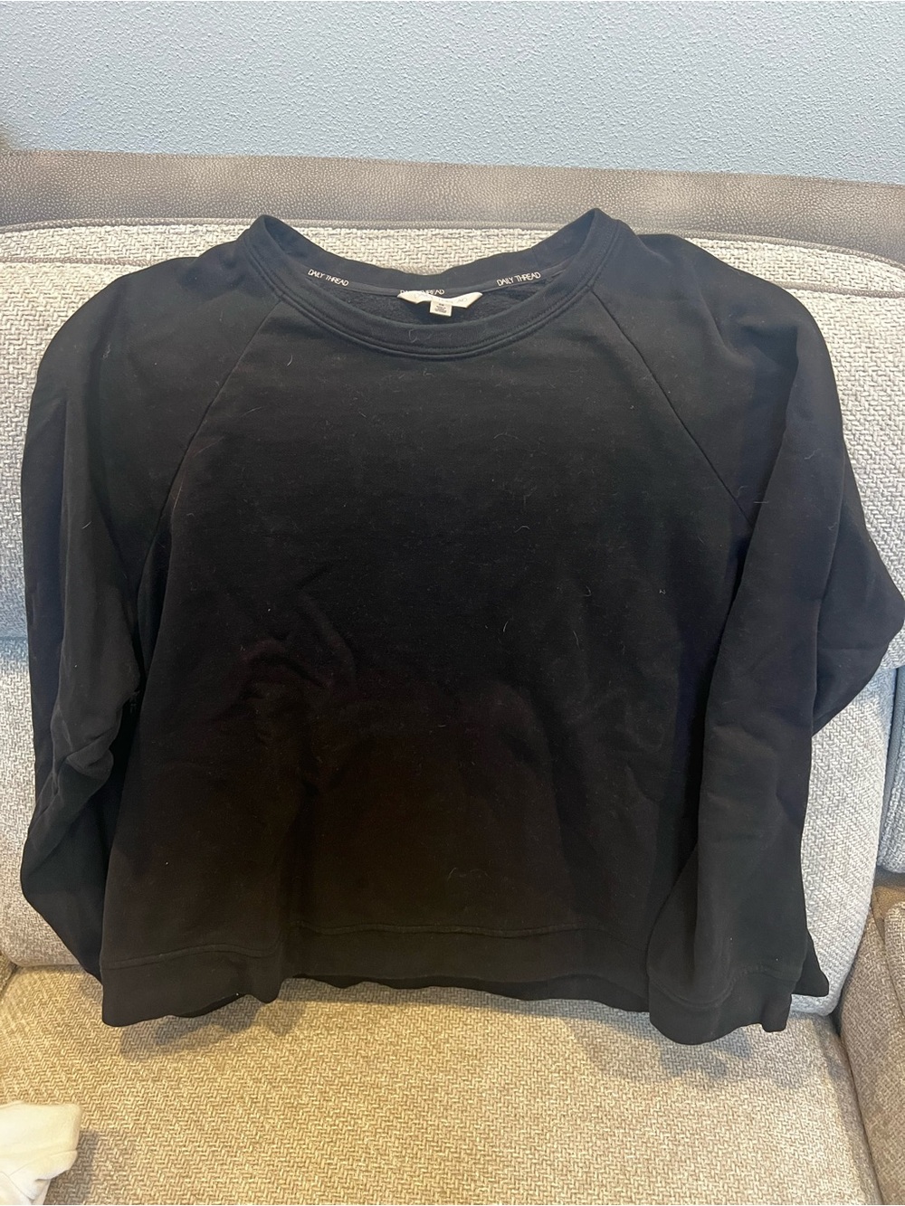 Cropped Black Raglan Sweatshirt - Daily Thread